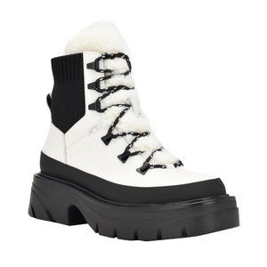 NIB Marc Fisher LTD Izuma Women's Lug Sole Bootie White Size 9 M (MSRP $259)